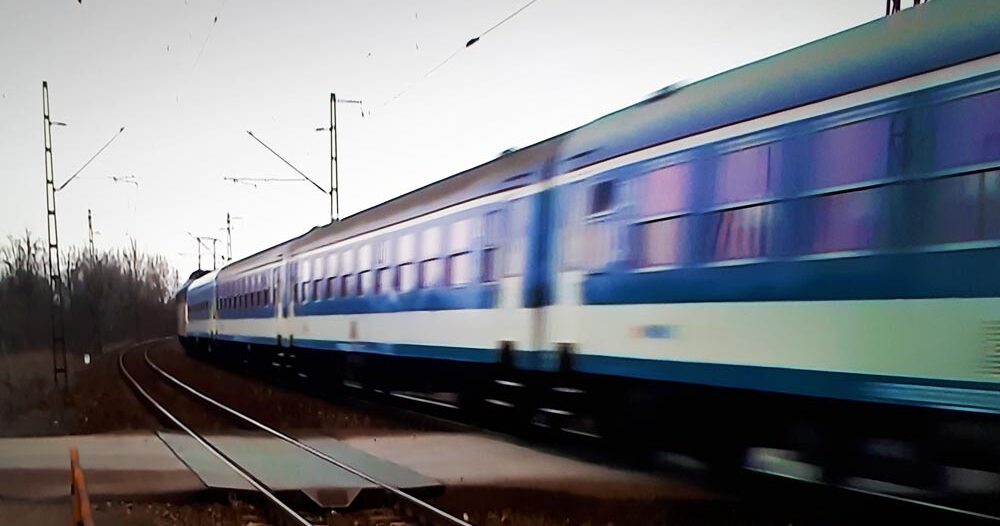 Gázolt a vonat: a Keletiből Győrbe tartó járat nem közlekedik, ezt üzeni a MÁV az utasoknak