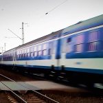 Fekete hétvége a síneken: az InterCity elé feküdt egy ember Békéscsaba közelében, vonat és személyautó ütközött Debrecenben  