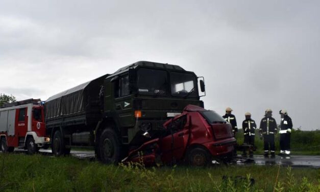 Egy szerelmespár rohant a katonai teherautóba, mindketten meghaltak