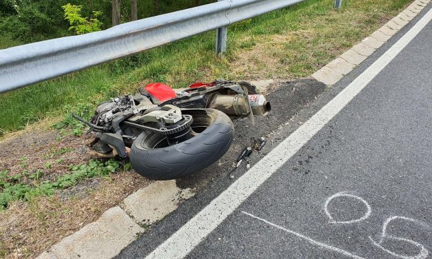 Meghalt egy 34 éves motoros az M7-esen