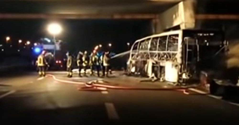 Veronai buszbaleset: őrizetbe vették, és viszik a börtönbe a 18 ember halálát okozó sofőrt, eddig Békéscsabán bujkált V. János
