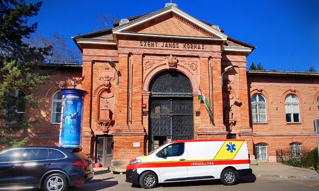 Ismét gond van a János kórházban: hetek óta nincs meleg víz az egyik épületben!