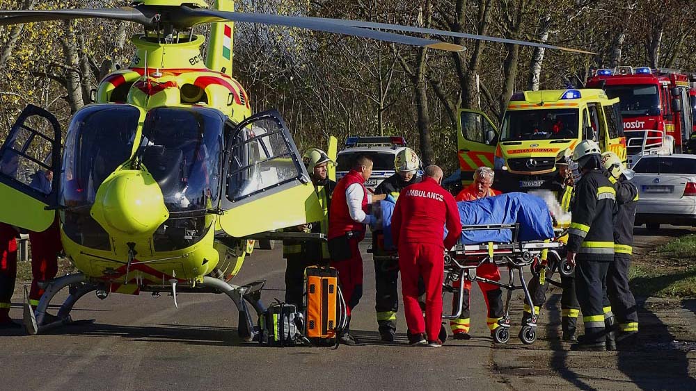 Munkásokat szállított a Balatonnál balesetet szenvedett kisbusz, öten meghaltak, négyen életveszélyes megsérültek
