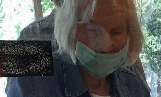 Felhívás – A képen látható pénztárca tolvajt keresik a szegedi rendőrök