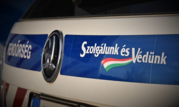 Jelzőtáblákat is kidöntött az ittas sofőr, akit két órán belül kétszer fogtak el a rendőrök