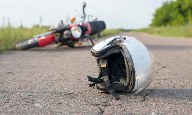 Tragédia a 10-es úton: árokba hajtott egy motoros, a 34 éves férfi azonnal meghalt