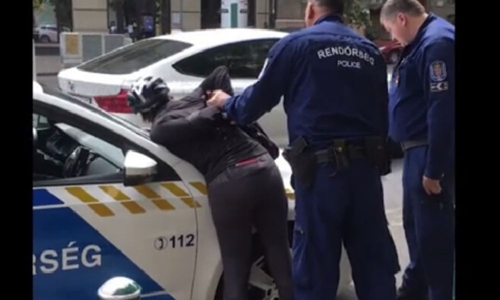 Szinte vírusként terjedt a felvétel, amin a kerékpáros nőt leteperik a rendőrök: most itt az eredmény a 11. kerületben történt emlékezetes ügyben
