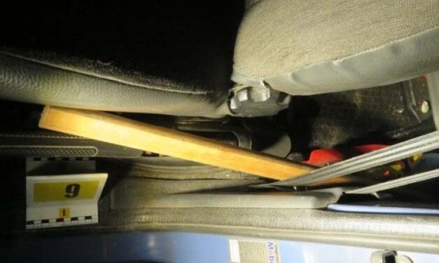 Heten támadtak rá apára és fiára