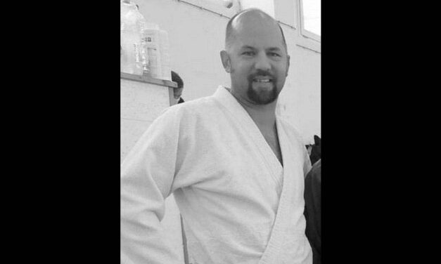 „Mi még bíztunk abban, hogy erős, felépül majd, de sajnos nem kapta meg ezt az esélyt” – meghalt a híres sportoló, egy versenyen állt meg a szíve