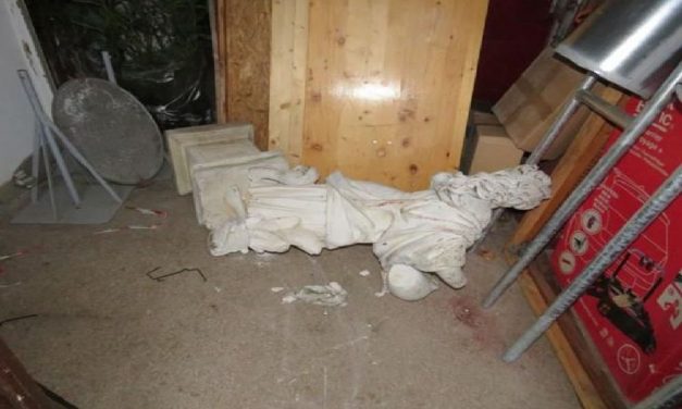 „Jó bulinak tűnt”: Dombóvár egyik szobrát rongálta meg két 15 éves fiú