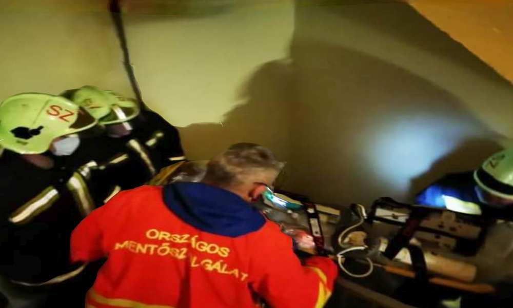 Életmentés: Tizedikről cipeltek le a tűzoltók és a mentők egy súlyos beteg asszonyt Szegeden