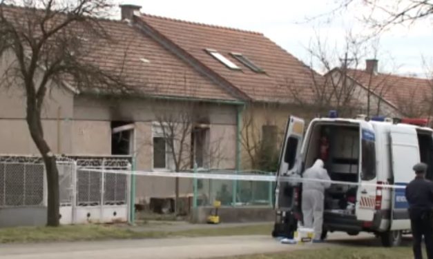 Családi tragédia Ajkán: megölte apját, felgyújtotta a házát majd magával is végzett egy 50 év körüli férfi – videó