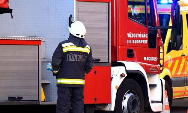 Tűz ütött ki egy Győr-Moson-Sopron megyei családi házban – Lángolt a fotel, az ágy és egy hősugárzó is, egy ember meghalt