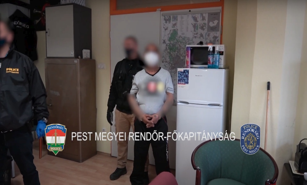 Bosszúból Molotov-koktélokkal dobálta meg exe édesanyjának házát: a csörögi férfit kommandósok teperték le – videó