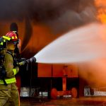 „Félelmetes volt látni, hogy a házunk falától fél méterre lobognak a lángok” – borzasztó tragédia Győrben, ketten vesztették életüket a tűzben