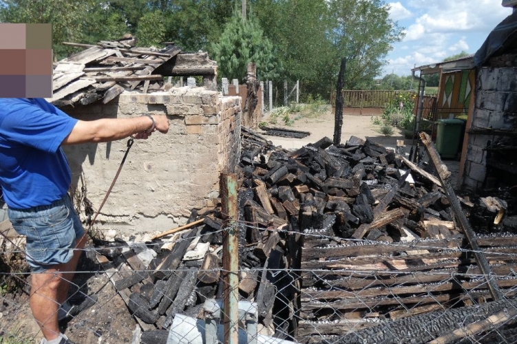 Akire megharagudott, arra rágyújtotta a házat: 14 év fegyházat kapott az őrült férfi