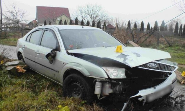 Letarolta az oszlopot, majd hazasétált egy részeg férfi Berettyóújfalunál