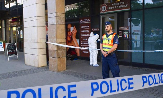 Vádat emeltek a dunakeszi dohánybolt támadója ellen, akit az eladó ijesztett el