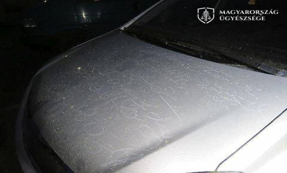 Részeg vandálok fosztottak ki egy kaposvári kocsmát: az egyik betörő még egy kocsit is tönkretett