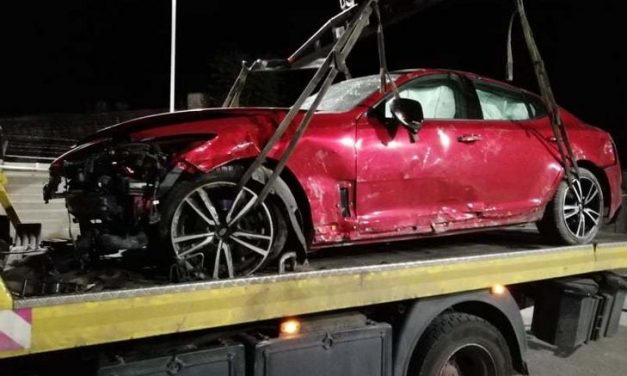 Részegen, totálkárosra törte autóját az Edda dobosa, bevonják Hetényi Zoltán jogosítványát