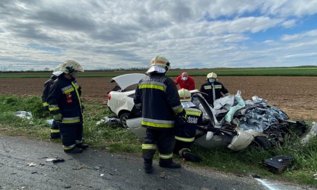 „Amikor megláttam a kocsiját, összeomlott bennem a világ” – árván maradt egy 11 éves kislány, aki az interneten látta, hogy szülei végzetes balesetet szenvedtek