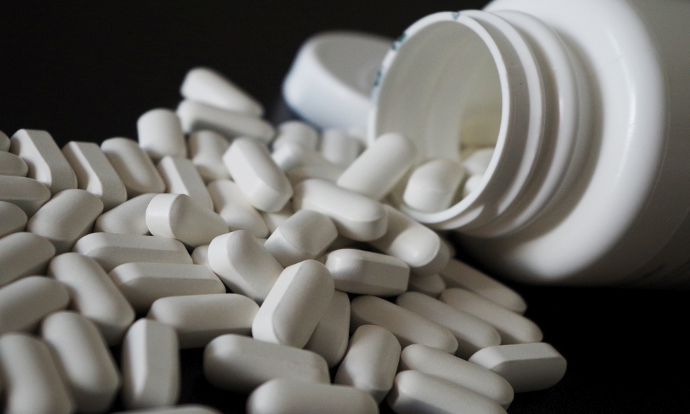 Gyógyszerhamisítás miatt felelhet egy piliscsabai nő, aki koronavírus ellen rendelt tablettákat