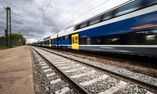 Gázolással indult a szerda a vasúton – a mozdony is meghibásodott Pécs környékén