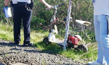 „Nagyon nagy fájdalmat érzek, hogy itt hagytál” – meghalt a 14 éves fiú, aki zajvédő falnak csapódott a rollerével