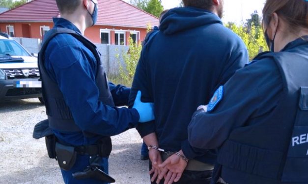 „Ma lett volna a válóperük” – apa és fia végzett a családanya új szerelmével, a rendőrök hajtóvadászatot indítottak az elkövetők ellen