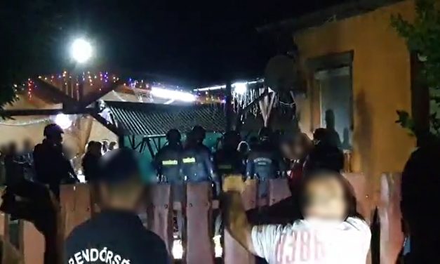 Balhé a mulatós zenész buliján – verekedés lett a vége a jászapati partinak, még a helyi országgyűlési képviselőt is megfenyegette a házigazda