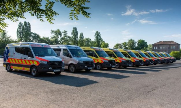 Mentőautókba ülnek a rendőrök: mostantól rendőrmentők is érkezhetnek az életmentéshez