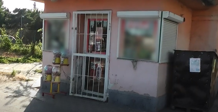 Késsel fenyegetőzve rabolt ki egy boltot egy fiatal Budapesten, fél évvel ezelőtt egyszer már megcsinálta