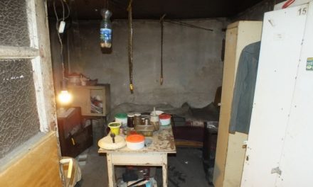 Rabszolgatartás Veszprém környékén: 13 hajléktalant dolgoztatott egy család, istállóban altatták és bántalmazták őket