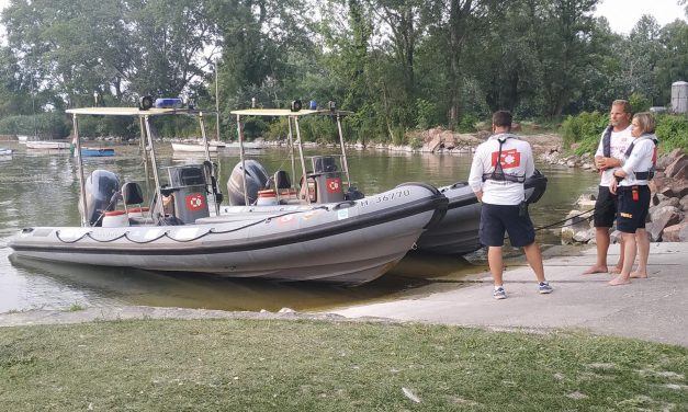 „A legrosszabb napom” – nem tudott úszni az a testvérpár, amely a Balatonba fulladt, a két fiú gumimatraccal úszott be a vízbe