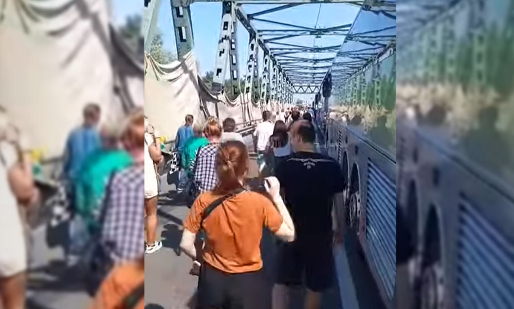 Fegyveresek a határon: Szívatják az embereket az ukrán-magyar határátkelőn, Ukrajnában a saját állampolgáraikat sem látják szívesen
