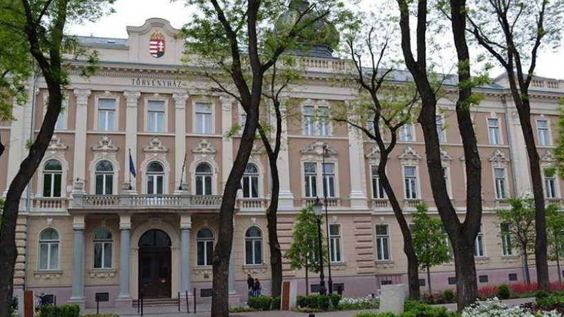 Ez az igazán aljas bűnöző, idős embereket fosztott ki a szívtelen tompai asszony
