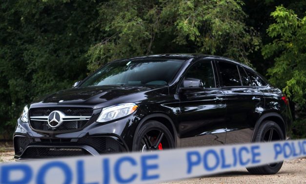 A drogos szlovák férfi a fekete Mercedesével két biciklist gázolt el Győr közelében, az egyik meghalt, a sofőr lelépett, de a rendőrök elől nem menekülhetett