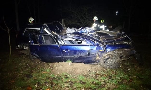 Részegen hajtott egy fának a nő, a mellette ülő szerelmének mindkét lába örökre lebénult