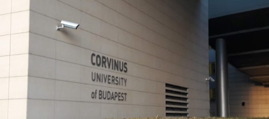Sokkoló támadás a Corvinus Egyetemen: egy hallgató óra közben, vegyi anyaggal öntötte le egy diáktársát