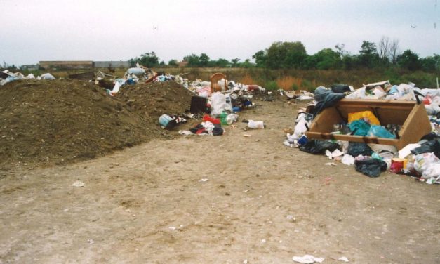 “Meghalsz, ha valakinek beszélsz a gyerekről” – rettegett férjétől az asszony, ezért titkolta 16 évig, hogy gyermeket szült, a csecsemőt a férje élve dobta a kukába