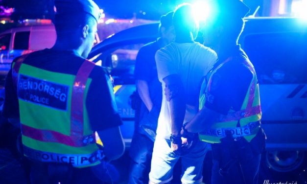 Hiába volt távoltartási: megütötte, fellökte majd a padlón kezdte vonszolni élettársát egy balatonfenyvesi férfi – Nem először ment neki a 39 éves nőnek