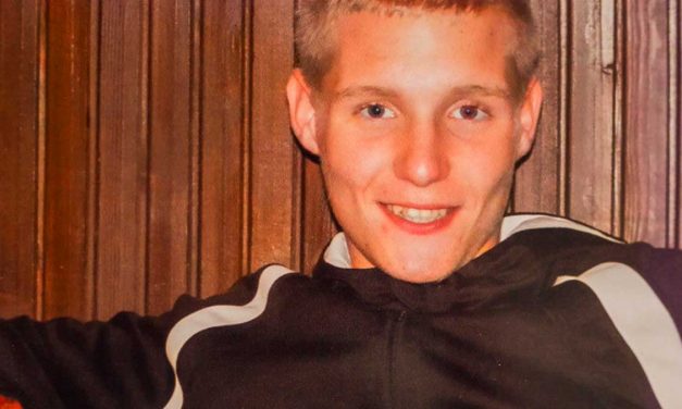 „Éjjel, ha meghallunk egy reccsenést vagy zajt, egyből azt hisszük, Dávid jött haza” – 12 éve várják haza fiúkat az Ackermann szülők, Dávid a barátaival a Margit-szigeten volt, azóta senki sem látta