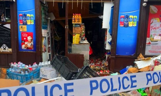 „Tragédia, ma egy apuka nem megy haza a családjához” – egy üzletkötő halt meg a budapesti kisboltban, miután a leszakadt a galéria, a tulajt a szomszéd mentette ki a romok közül