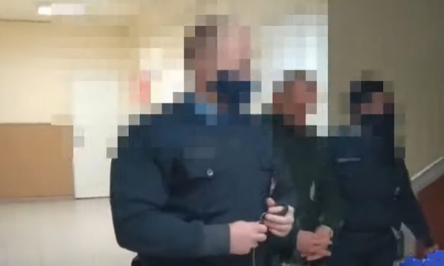 Megbírságolta a dohánybolt eladóját, aztán kiderült, hogy köze nincs a hatóságokhoz – Így fogták el a zsaruk a férfit, aki rendőrnek adta ki magát Debrecenben – Videó