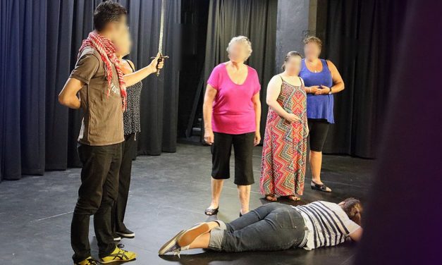 Színházi próba közben oltotta ki egy tinilány életét a színpadon, a börtön után a Nemzeti Színházba is jelentkezett