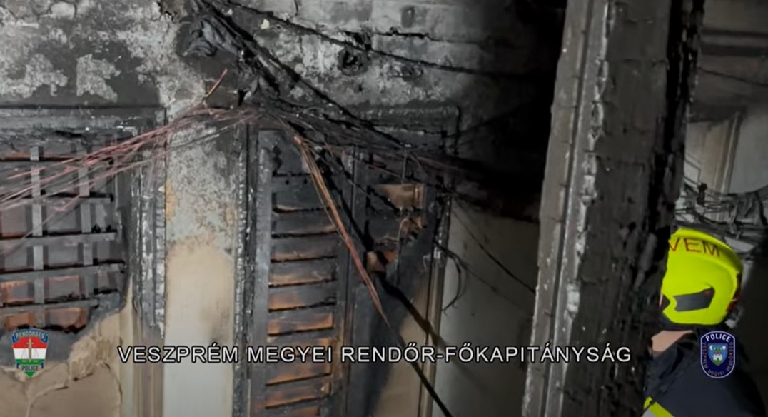 Szinte teljesen kiégett a veszprémi kormányhivatal, ahol egy 74 éves férfi felgyújtotta magát hétfőn: döbbenetes a videón rögzített látvány
