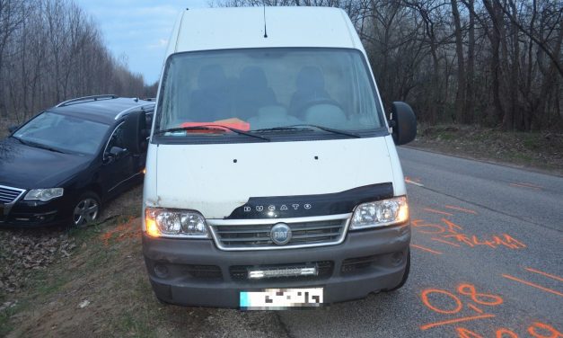 Láttam, hogy porol a kisteherautó, egymásnak rohantatott két járművet, ő pedig elszelelt, de mégis elkapták