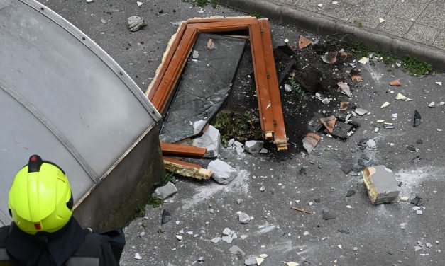 Robbanás volt egy józsefvárosi lakásban, az épületet ki kellett üríteni, sérült is van
