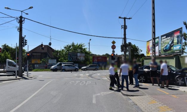 Rendőrnek adták ki magukat, majd leszólították az idős embereket az utcán, akiknél vagyonellenőrzést tartottak: így rabolta ki a budapesti időseket a két férfi