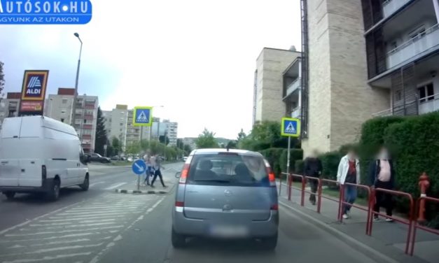 Döbbenetes felvétel: videón, amit a furgonos művelt Budapesten, még dudálni is volt képe